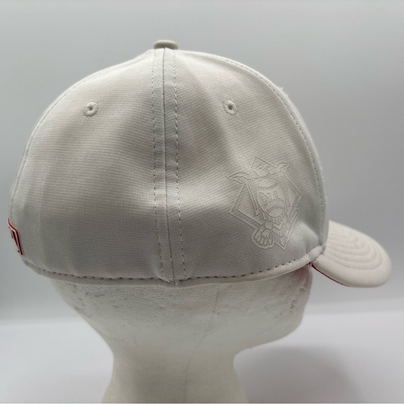 Cincinnati Reds MLB NL New Era White 59fifty 7 1/4 Genuine MerchandiseFitted Hat - Picture 9 of 15